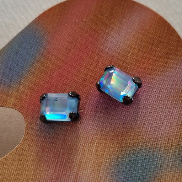 Vintage Avon multicolored pierced earring giftset NIB - Picture 4 of 7